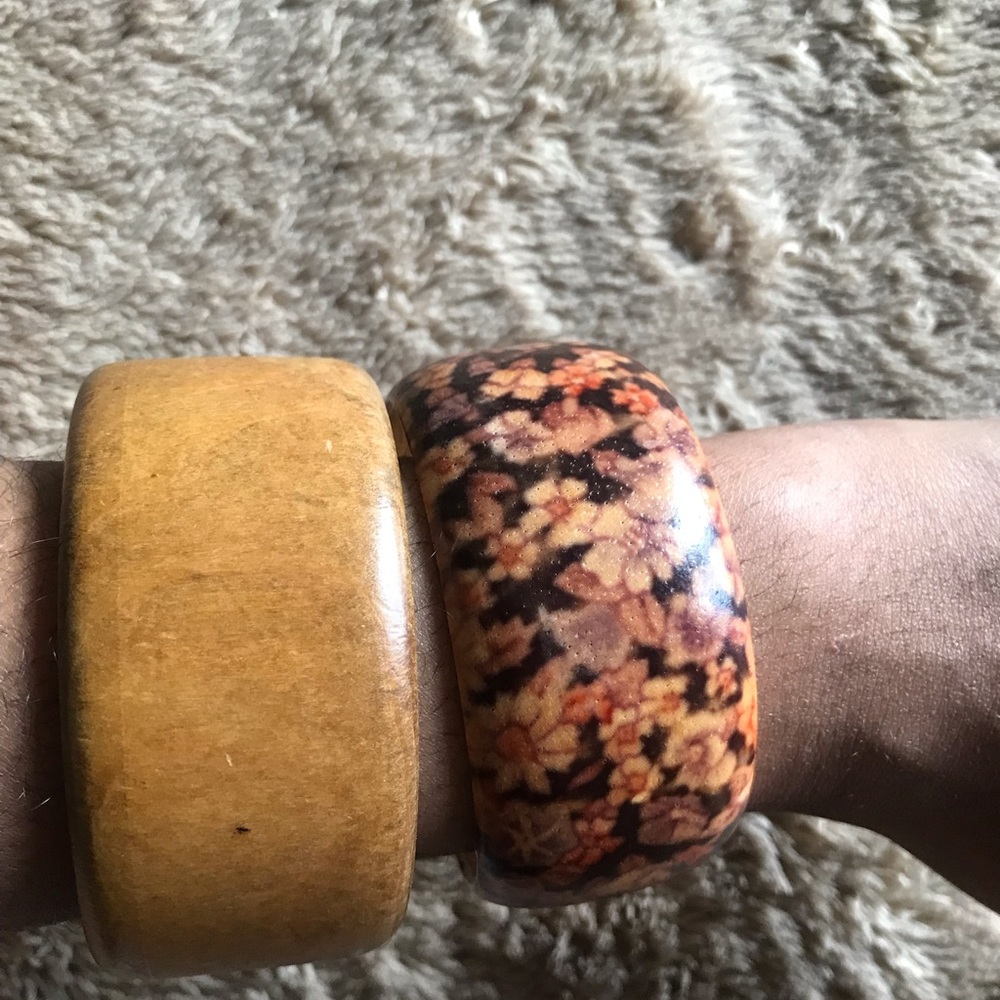 Flirty Wooden Bracelet Set